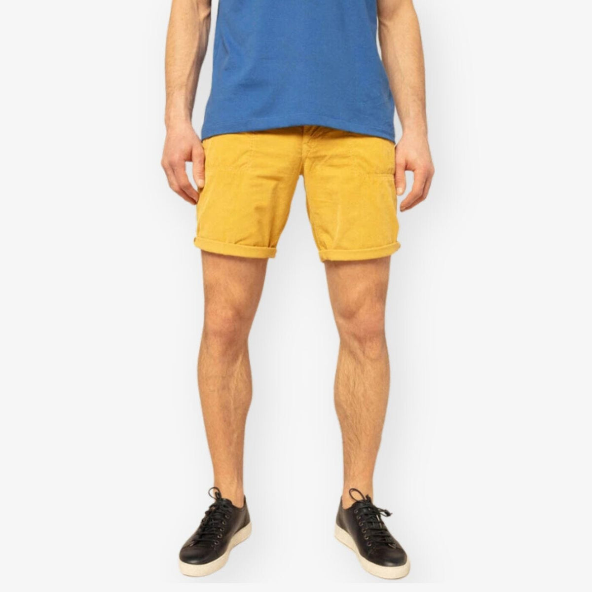 Bermudas de terciopelo paja