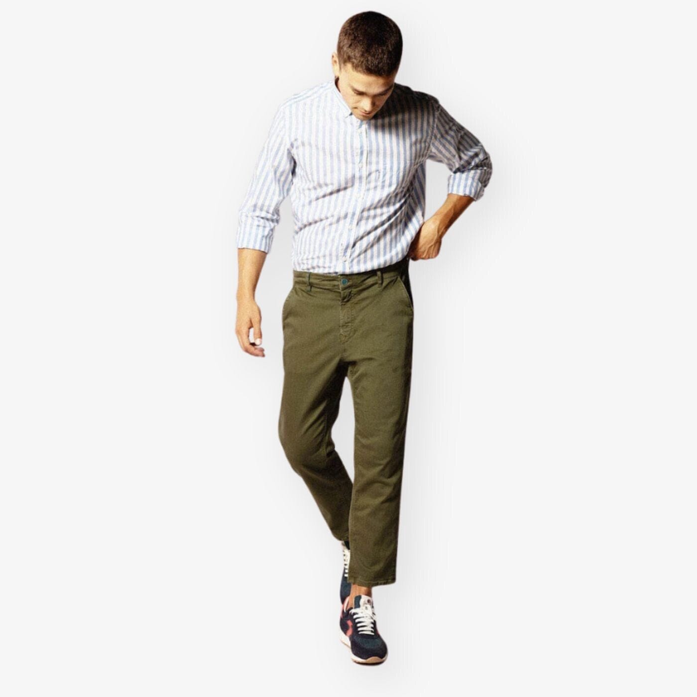 Chino 523 Corte amplio estilo militar