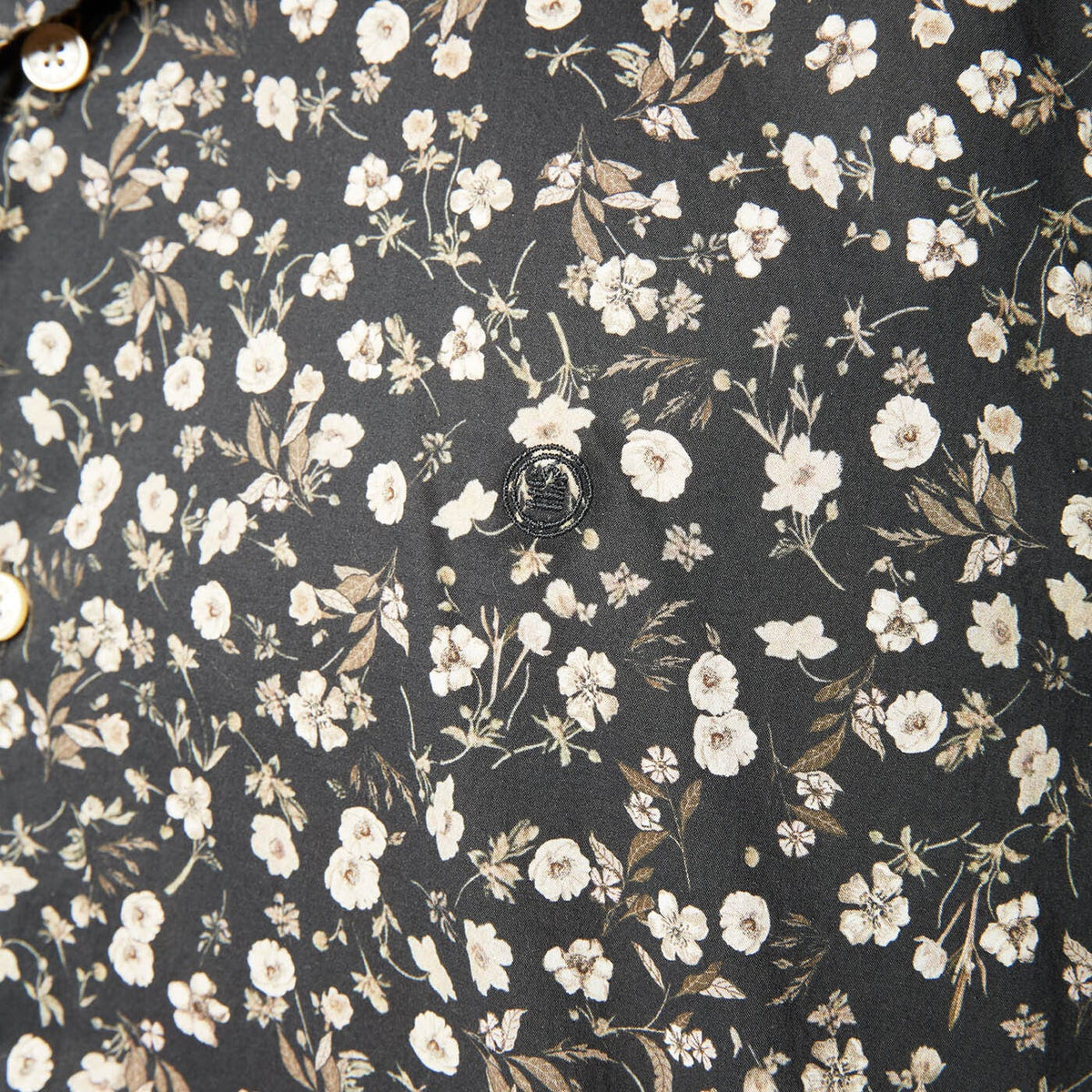 Camisa de manga larga con estampado floral