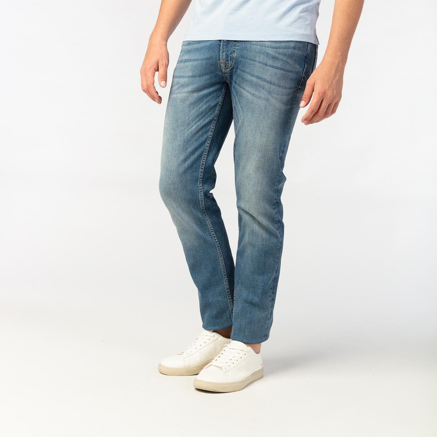 Jean 325 slim fit azul claro