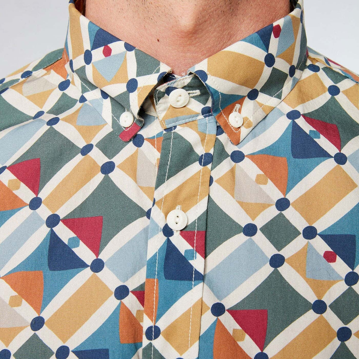Camisa de hombre con motivos gráficos, tejido italiano, corte ajustado