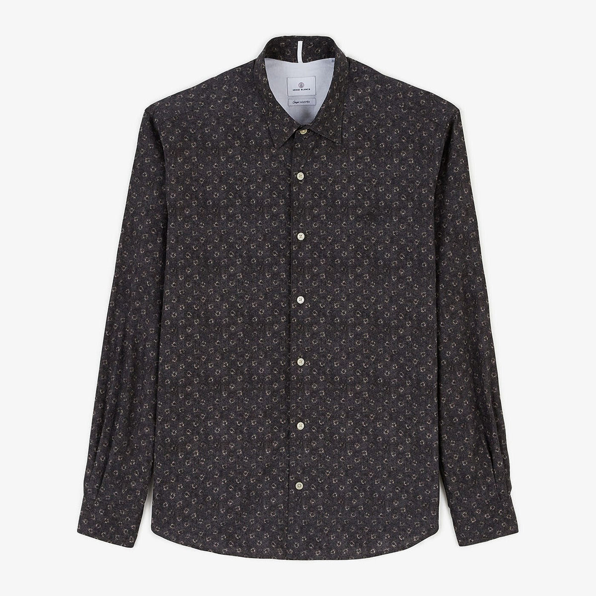 Camisa de popelín estampada en color carbón, corte ajustado