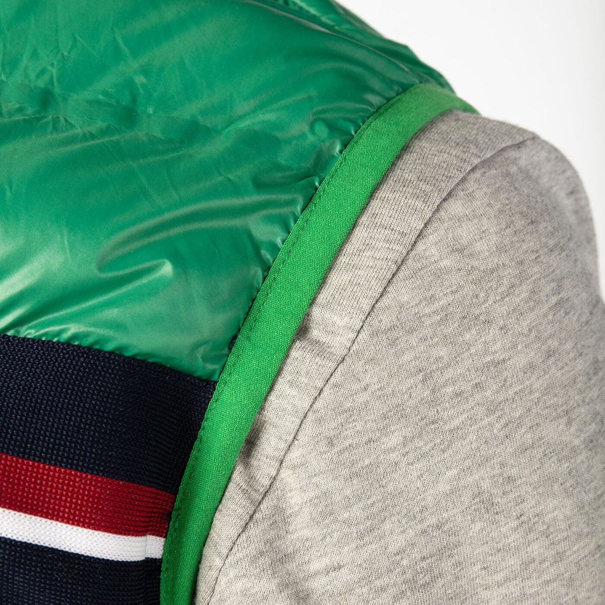 Chaqueta sin mangas verde césped PLAY