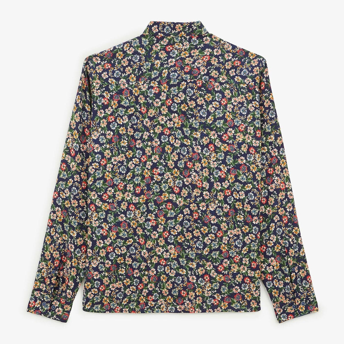 Camisa azul oscuro con estampado floral multicolor y mangas largas