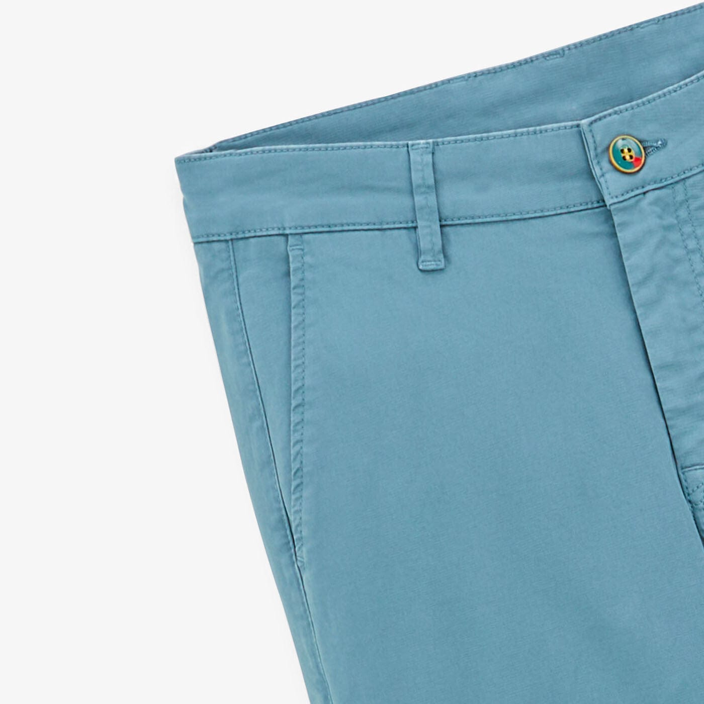 Chino 702 corte cómodo color liquen