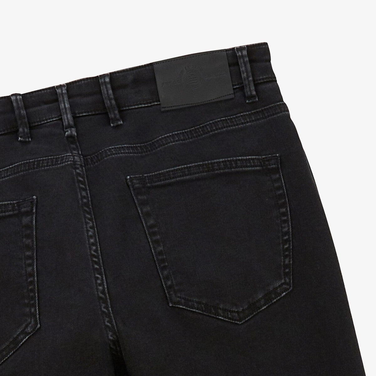 Jean 325 corte slim powertwist negro