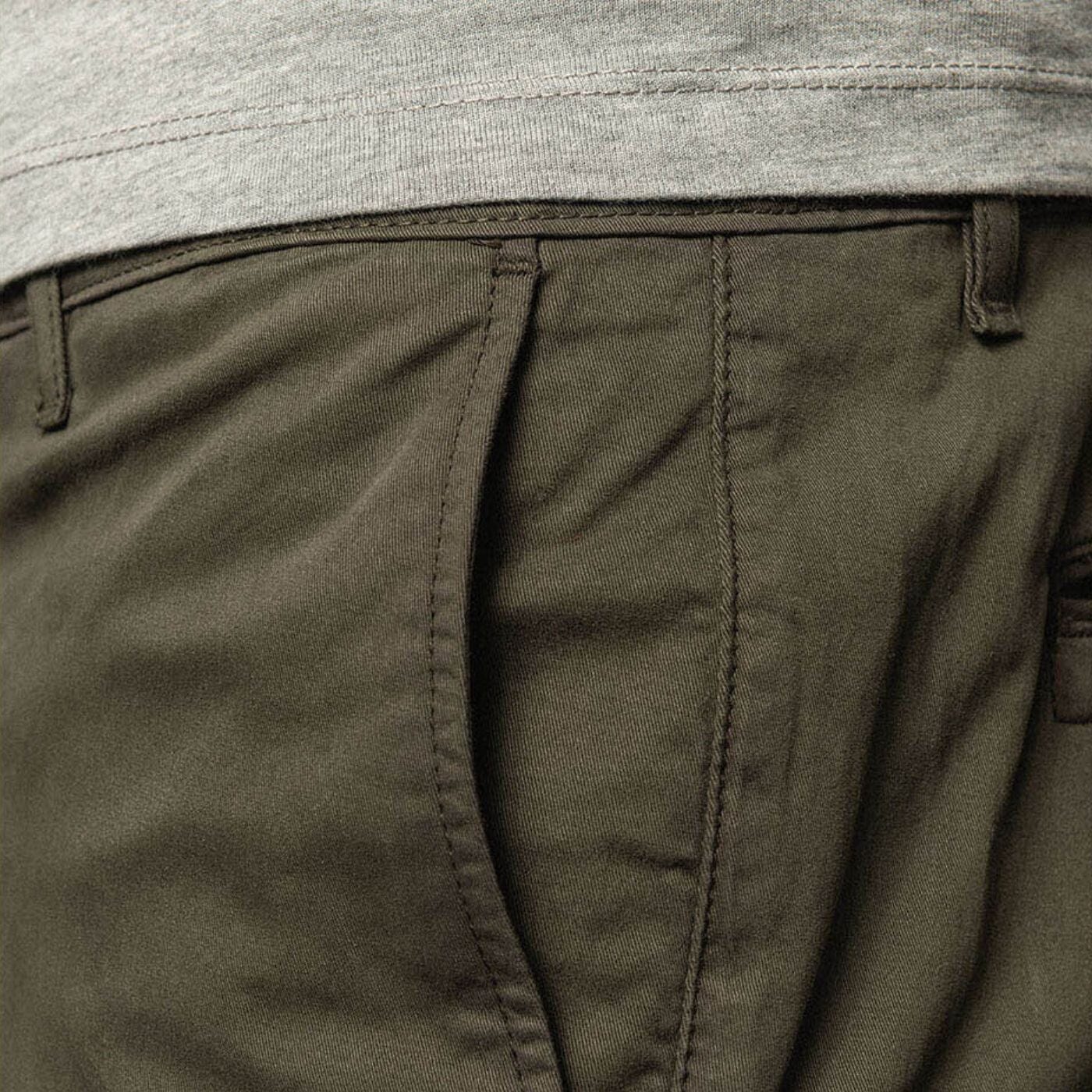 702 chinos dorcha glasa compordacha