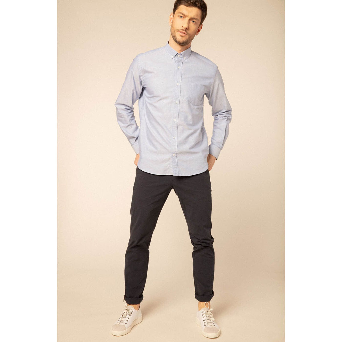 Chino gorm cabhlaigh seiceáilte 737