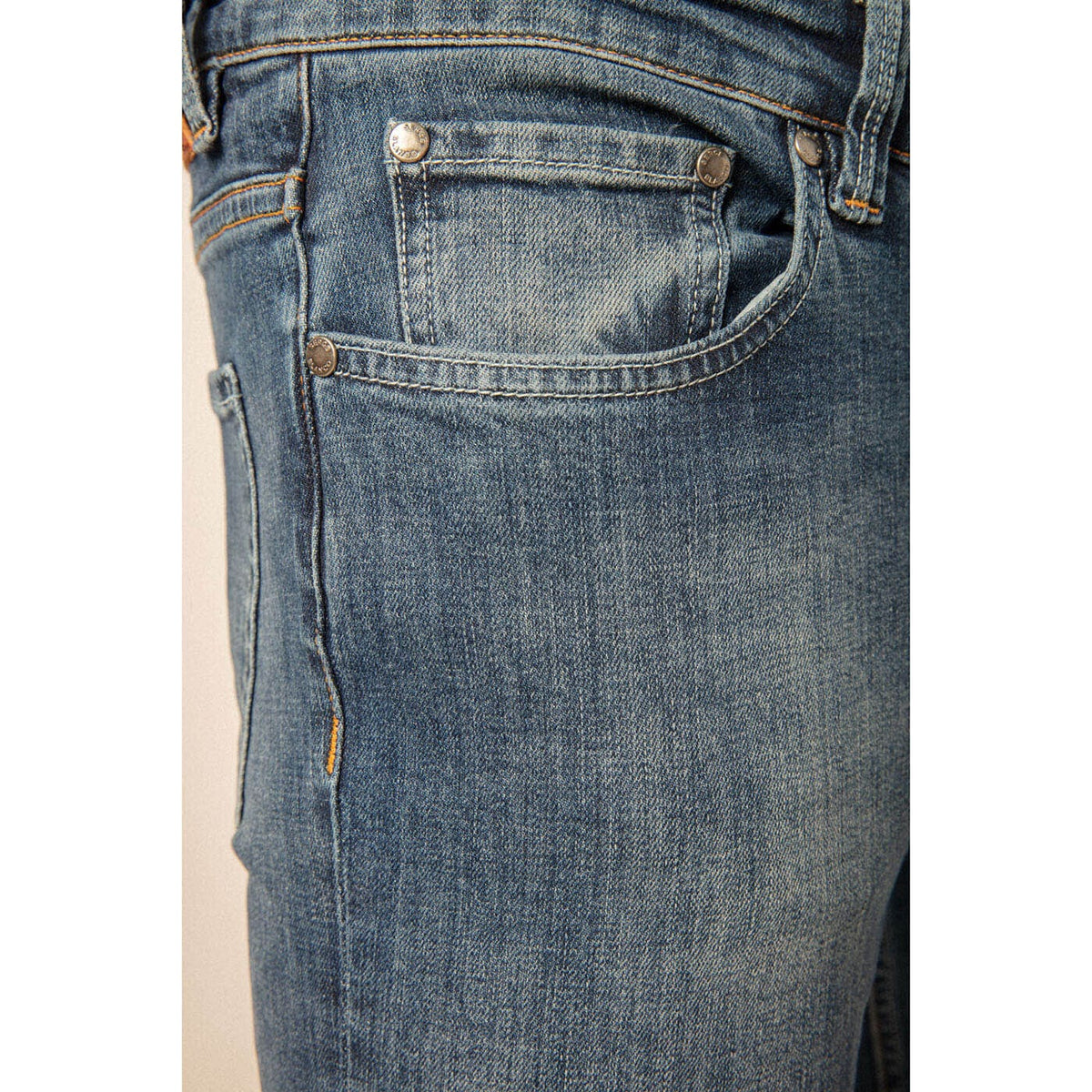 Jeans 325 Caolfheistithe