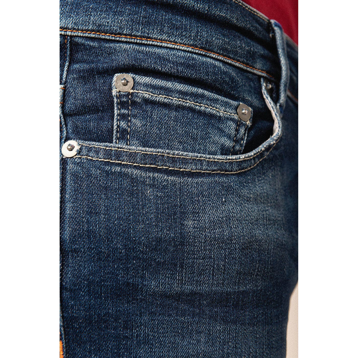 Jean 525 Powertwist Caolfheistithe