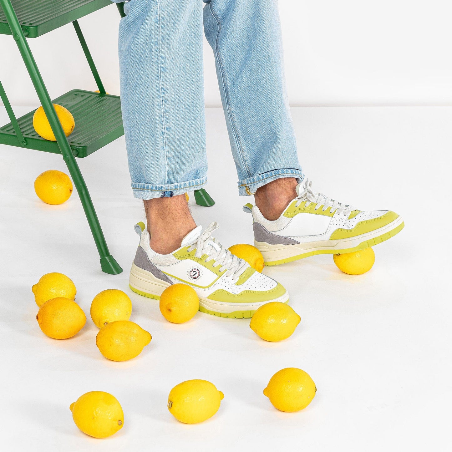 Vernaz Lemon Sneaker na bhFear le Serge Blanco