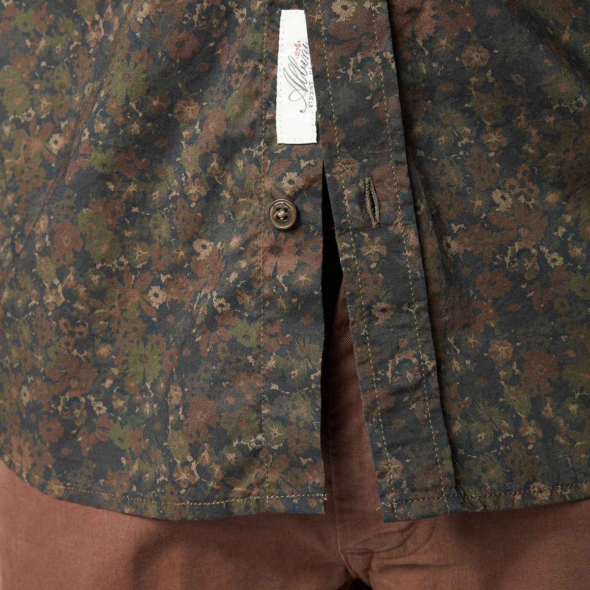 Camicia a maniche lunghe con  motivo floreale fantasia