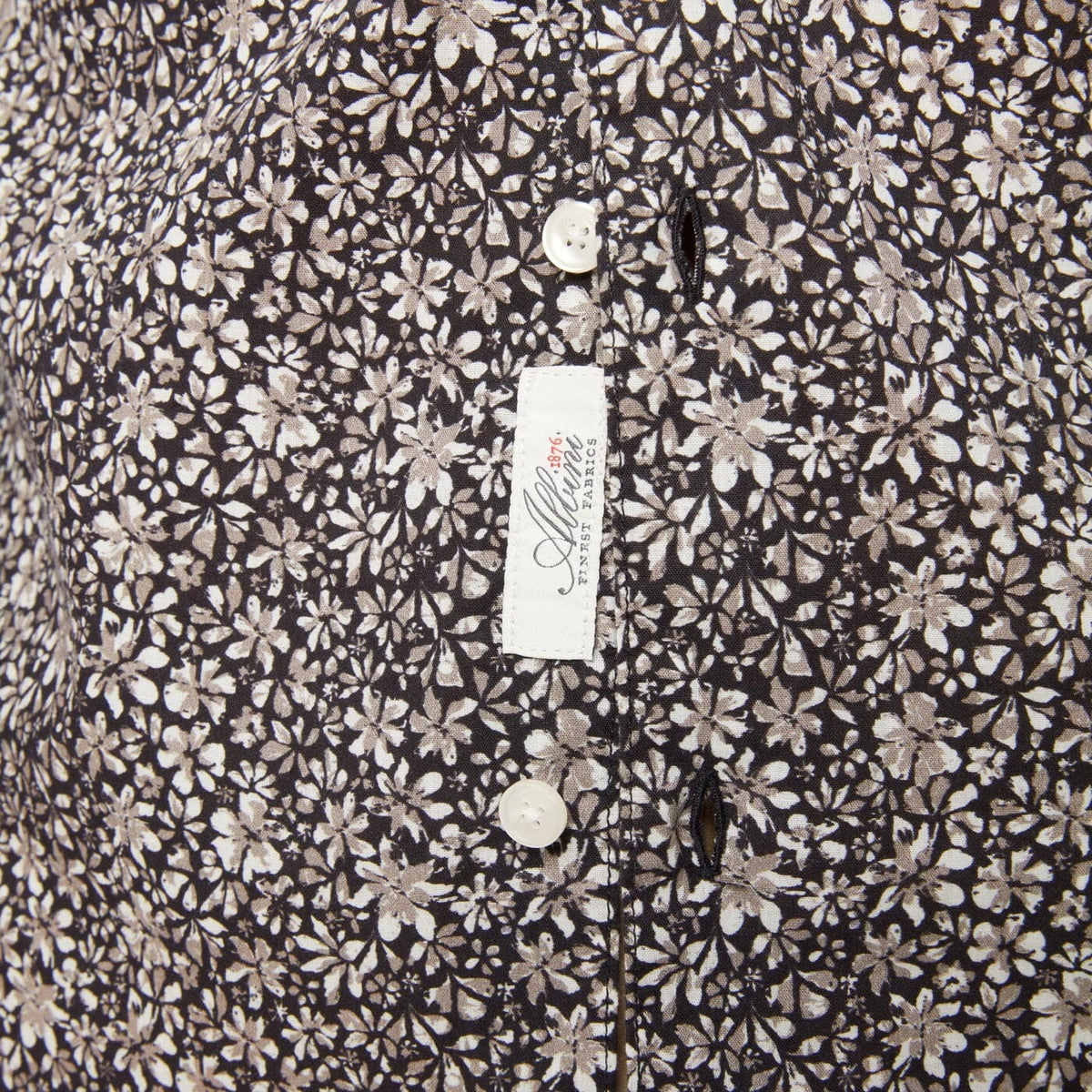Camicia da uomo con stampa floreale e taglio aderente