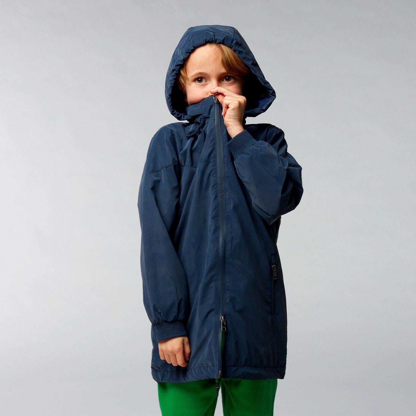 Giacca lunga antivento da ragazzo blu navy in serge bianco