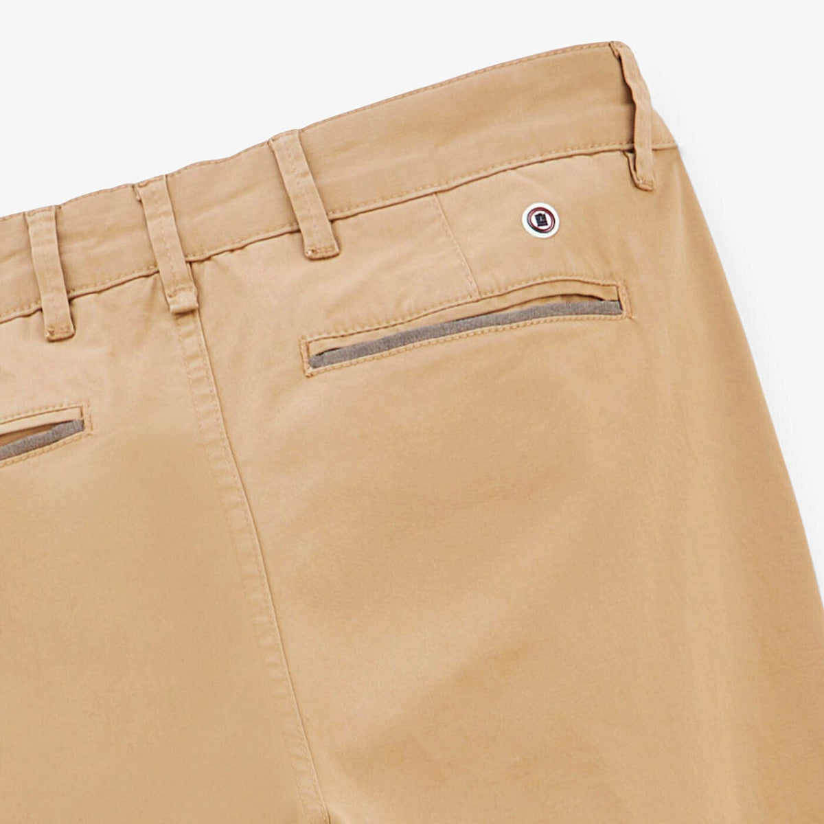 Chino 702 Taglio comodo in cotone beige da uomo SERGE BLANCO
