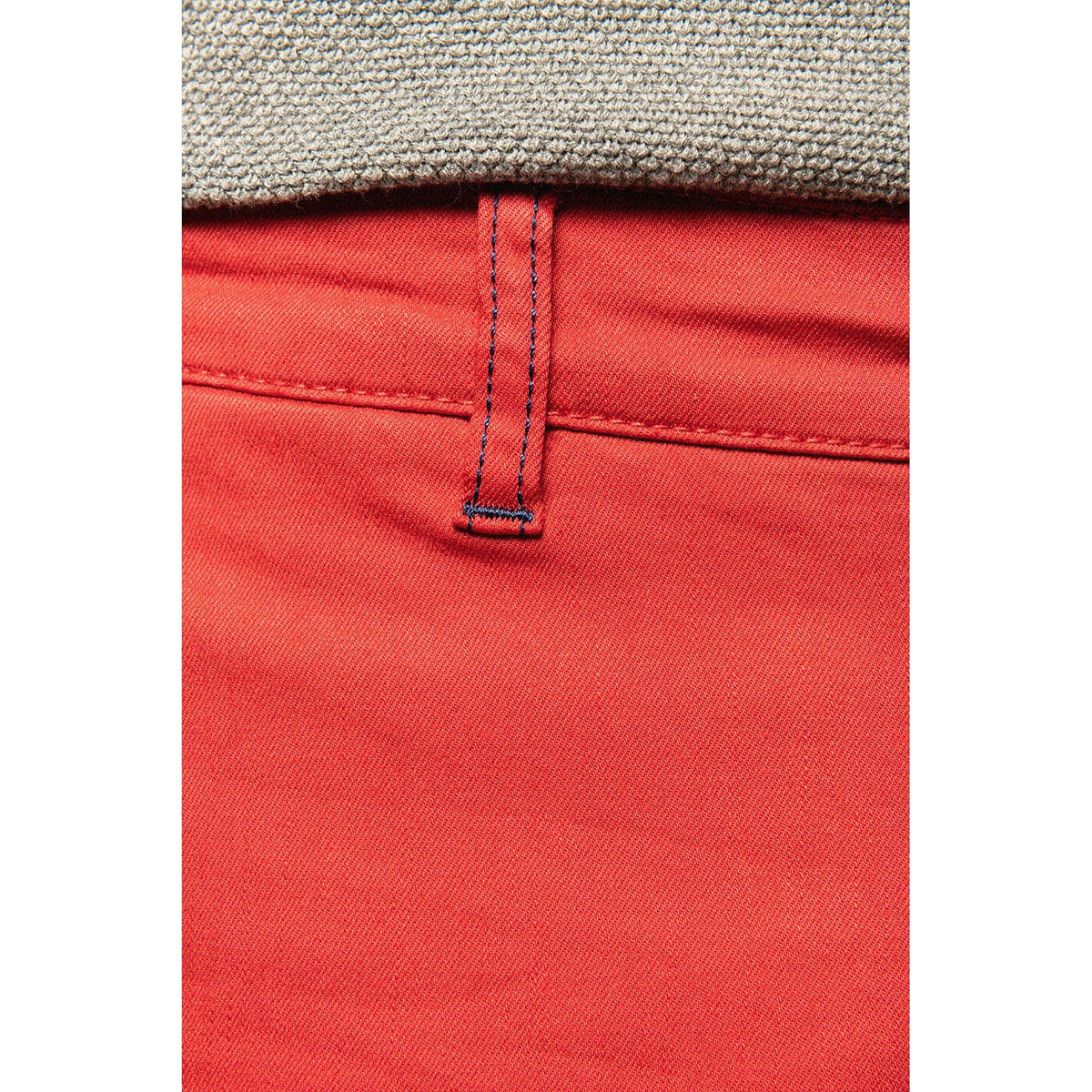 Bermuda in frambozenkleurige denim